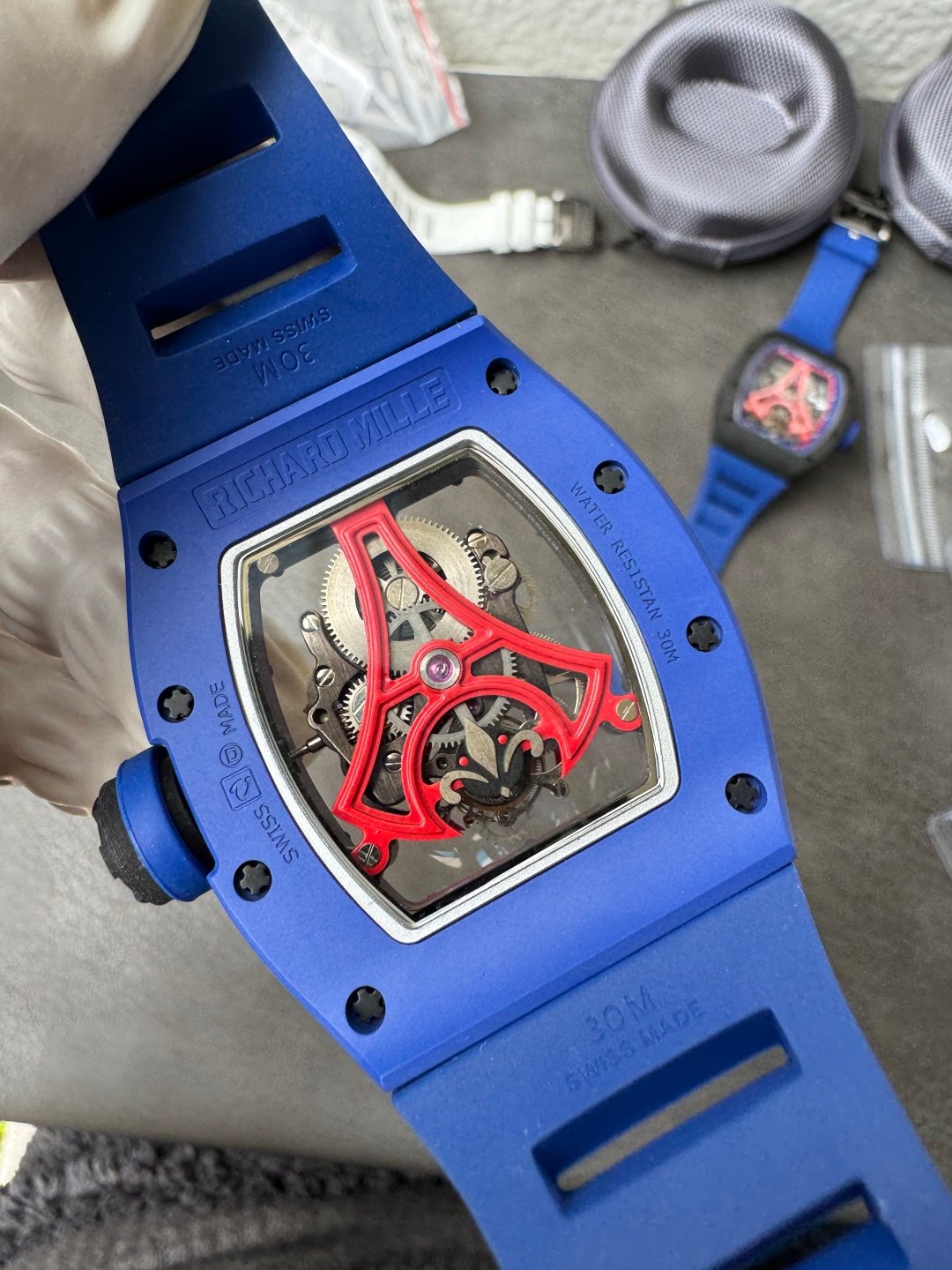 f2714a3984a229e AMO Watch