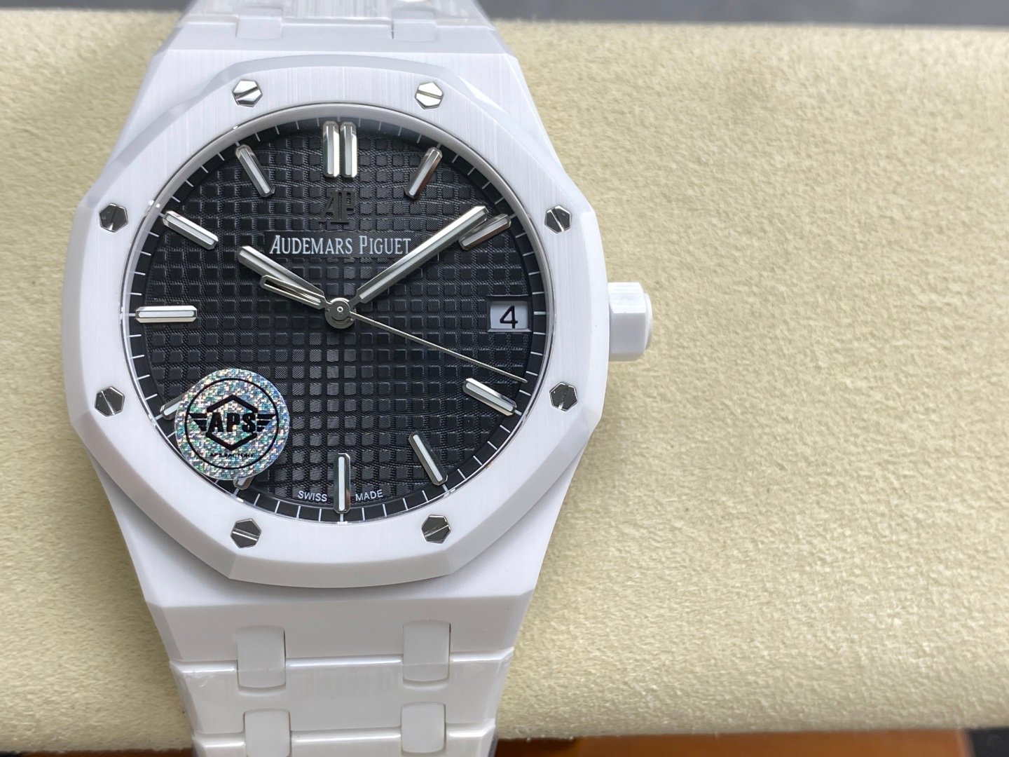 08d562c1eedd30b AMO Watch