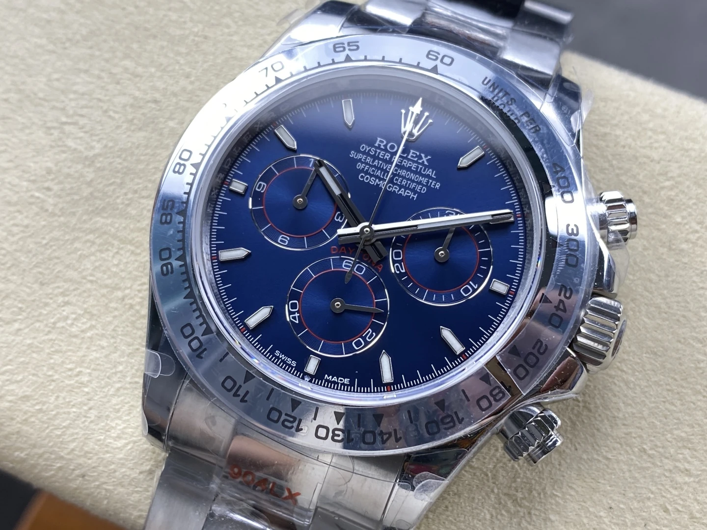 1c358d894651b1f AMO Watch