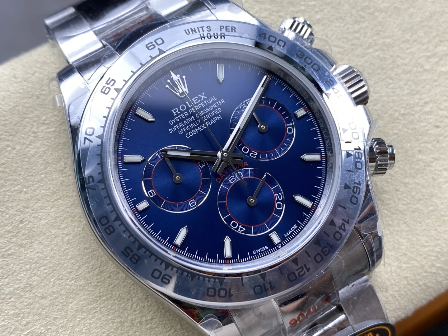27f0b05f7565542 AMO Watch