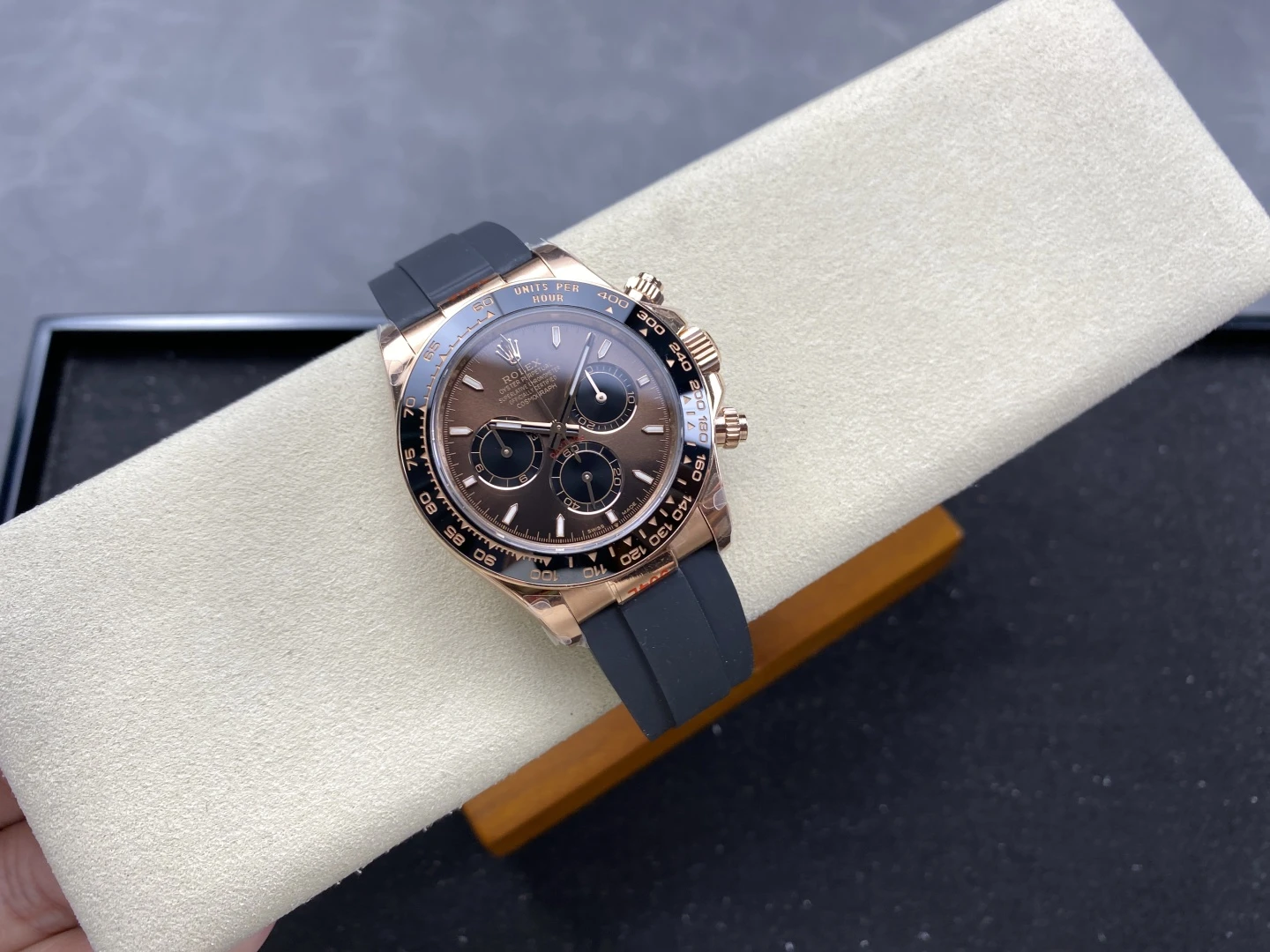 306fe2532346e5d AMO Watch