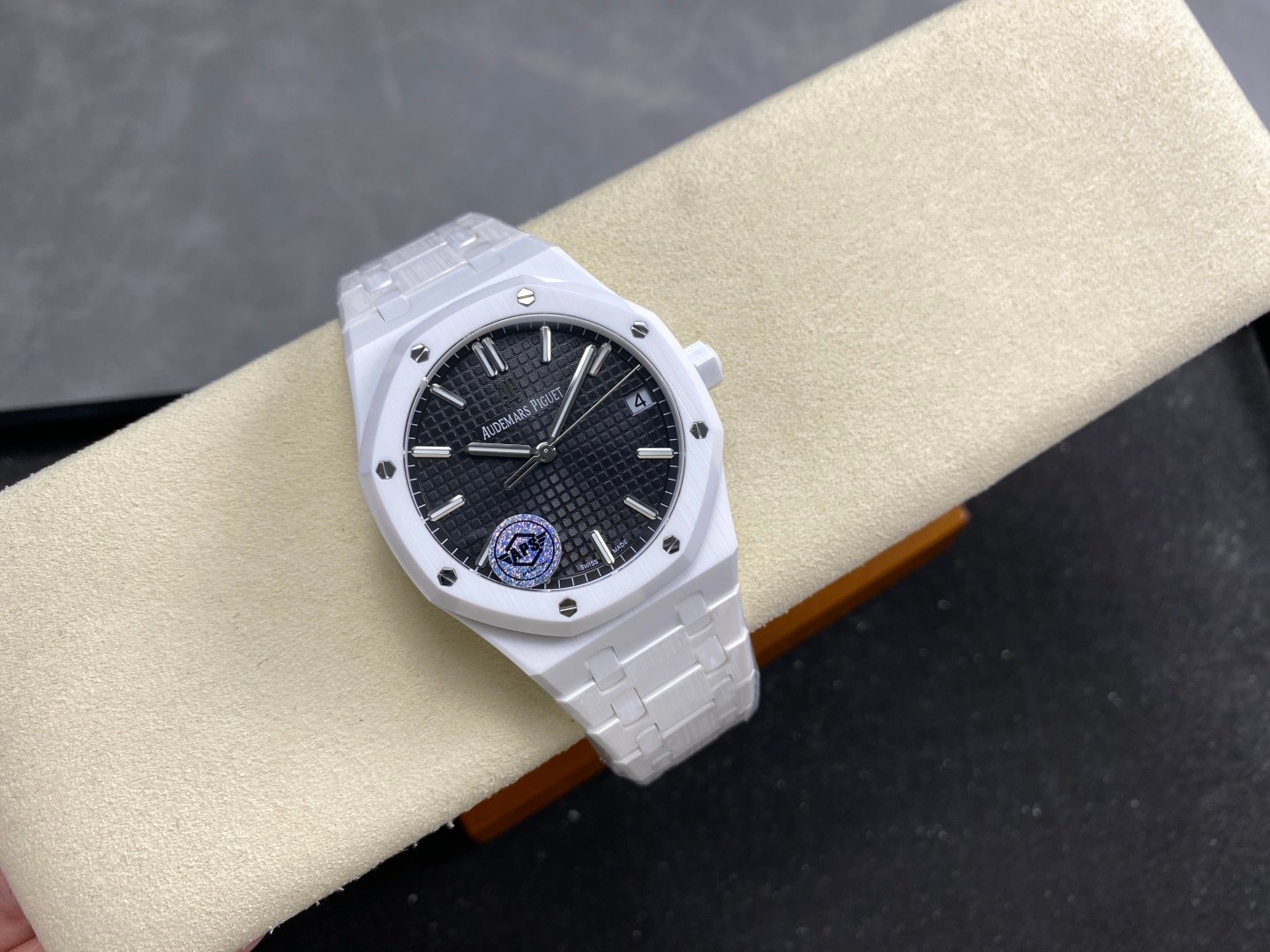 3882c5a9869d86d AMO Watch