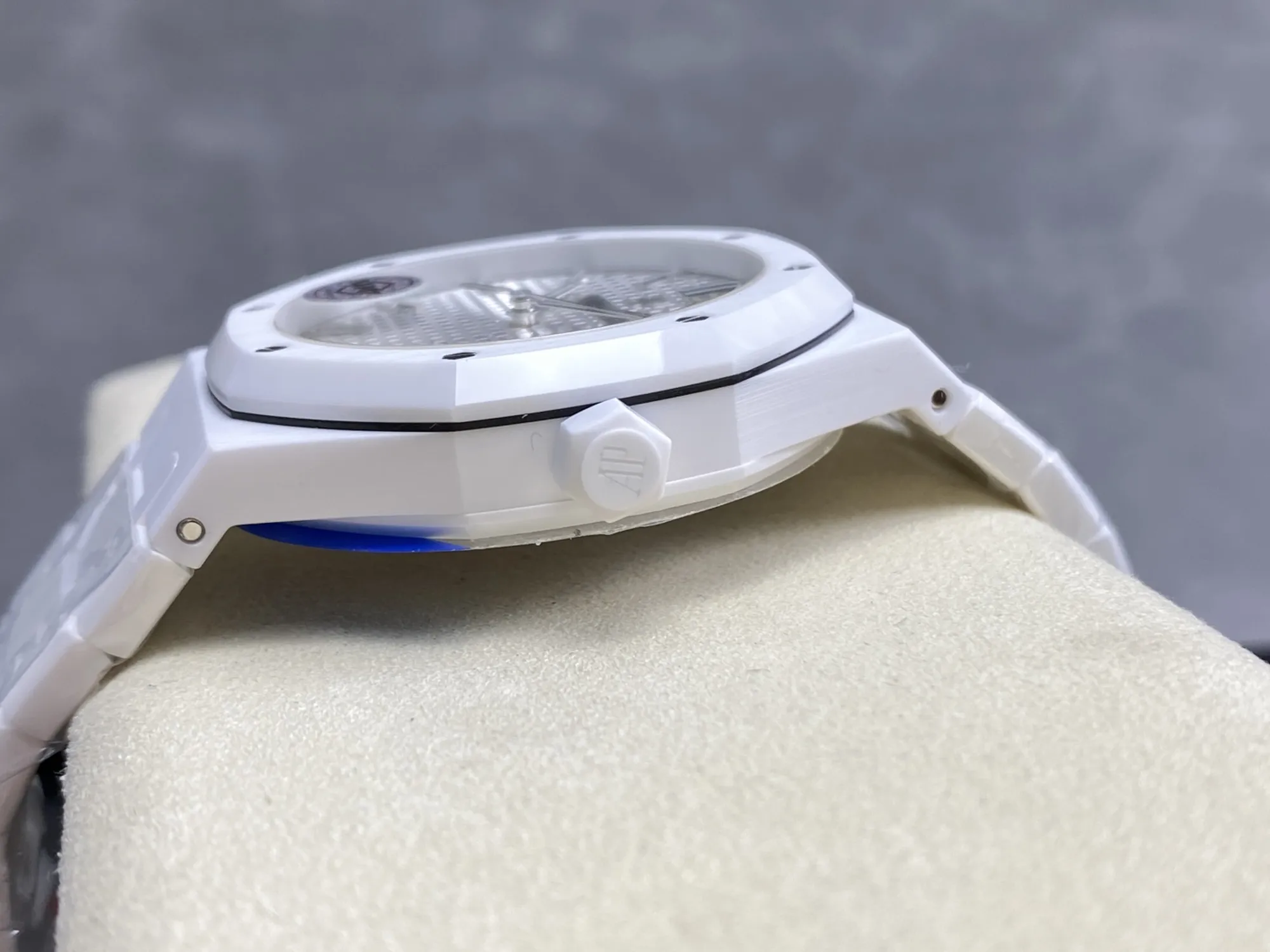 491244111bfb02f AMO Watch
