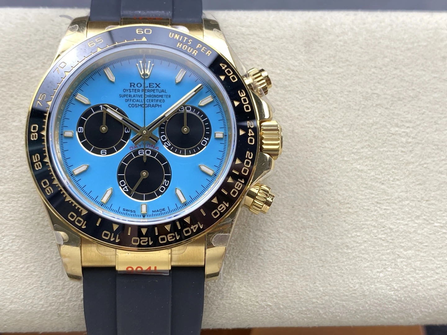 4b5c3eb5a97af08 AMO Watch
