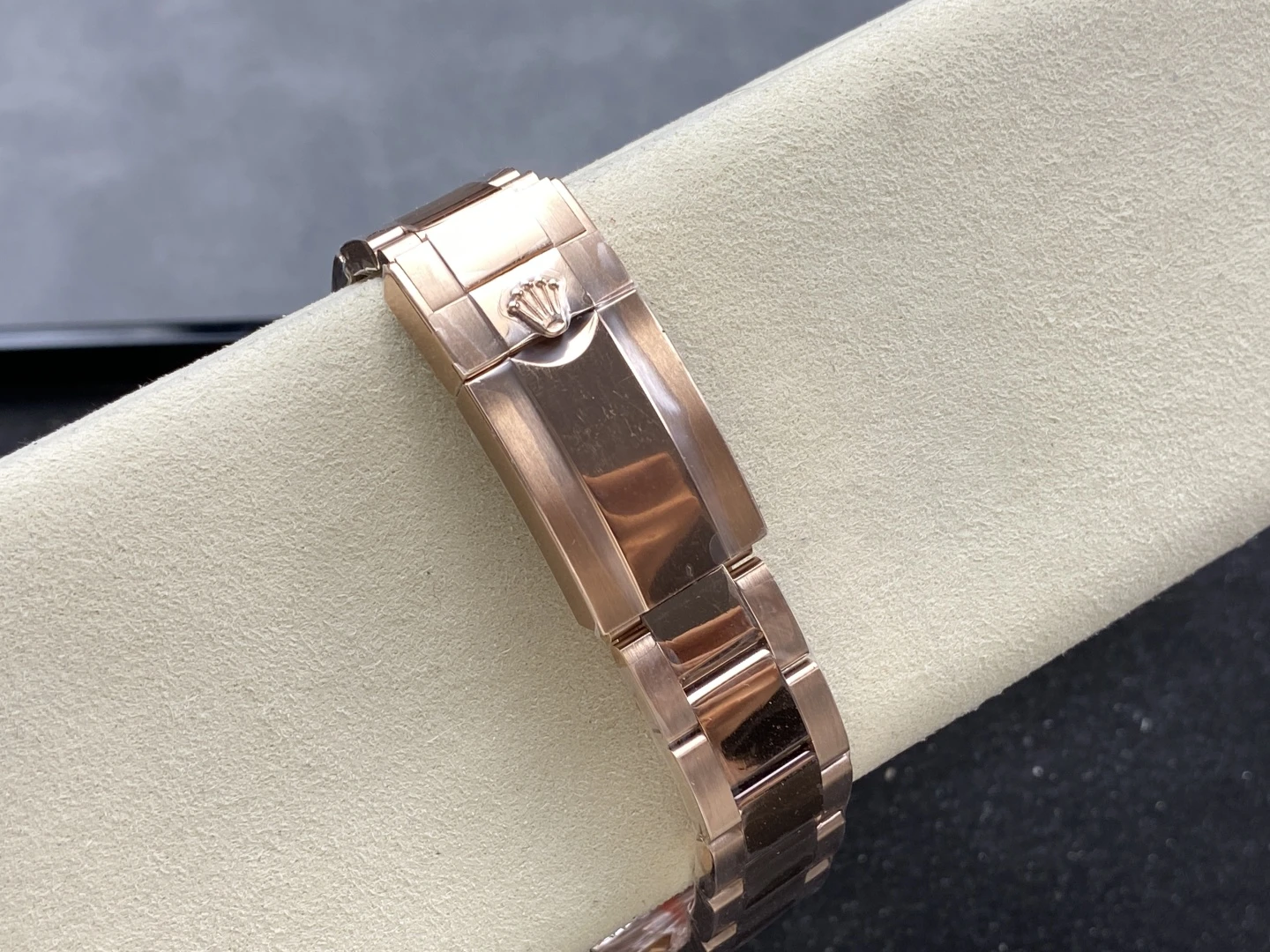 604d7d92217bc4f AMO Watch