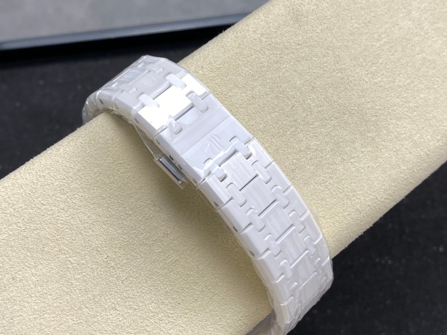 76d0baca6075c45 AMO Watch