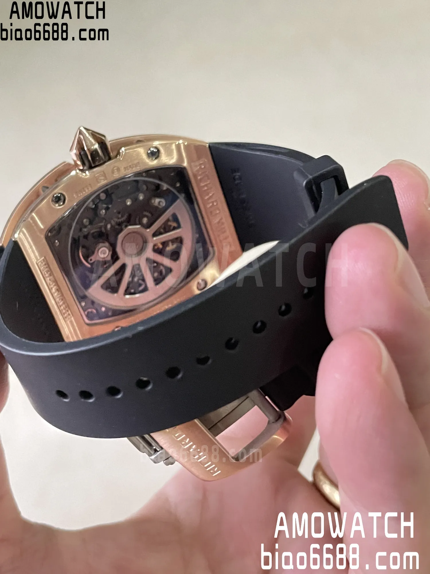 92d7c5deadb61be AMO Watch