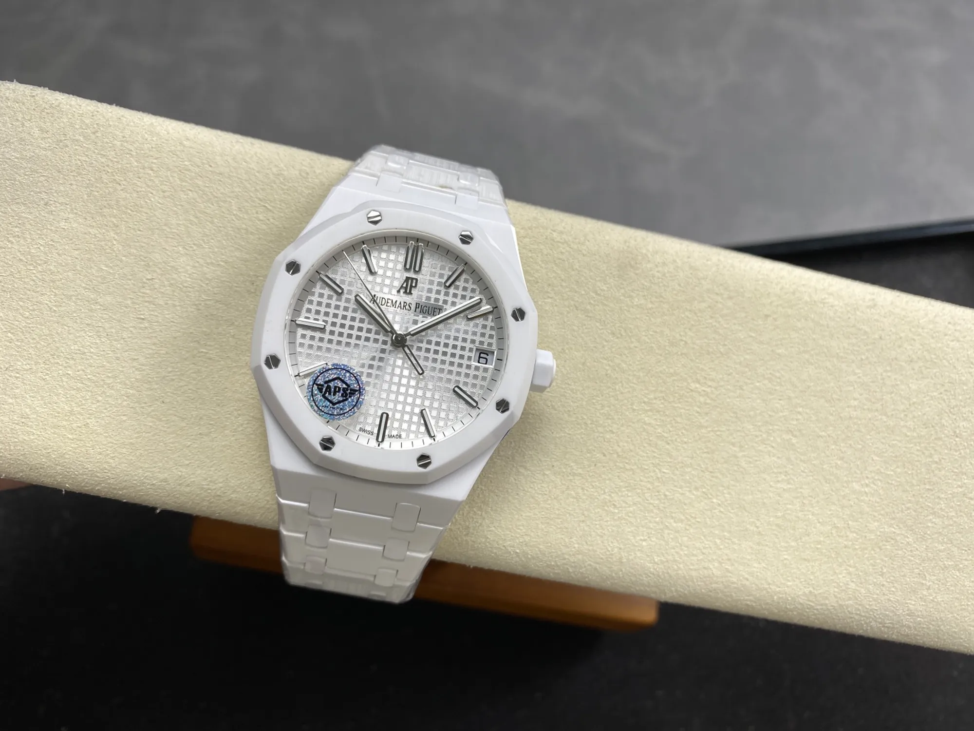 95a8790a5c041d1 AMO Watch