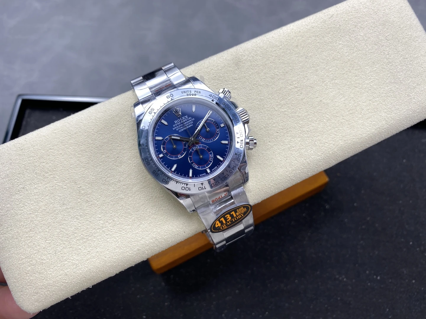 9f3884b1f383506 AMO Watch