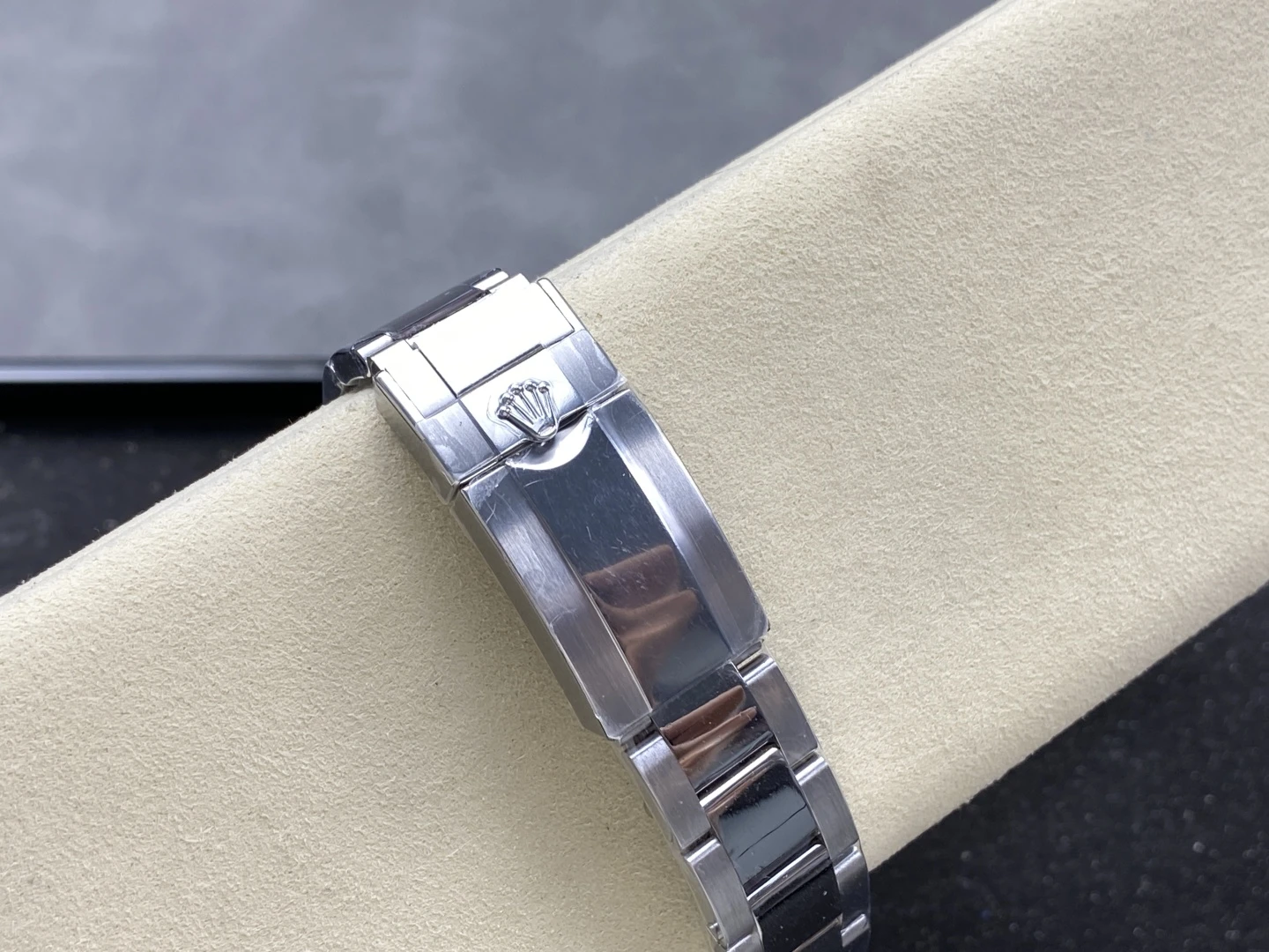 c9e626e28fe67ea AMO Watch