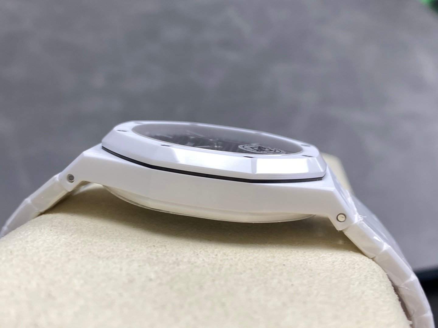 e8219d4c93f6c55 AMO Watch