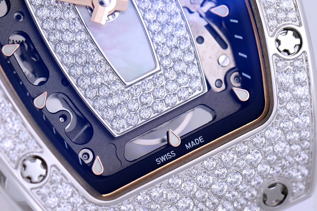 03bd9333e4fc7c2 AMO Watch
