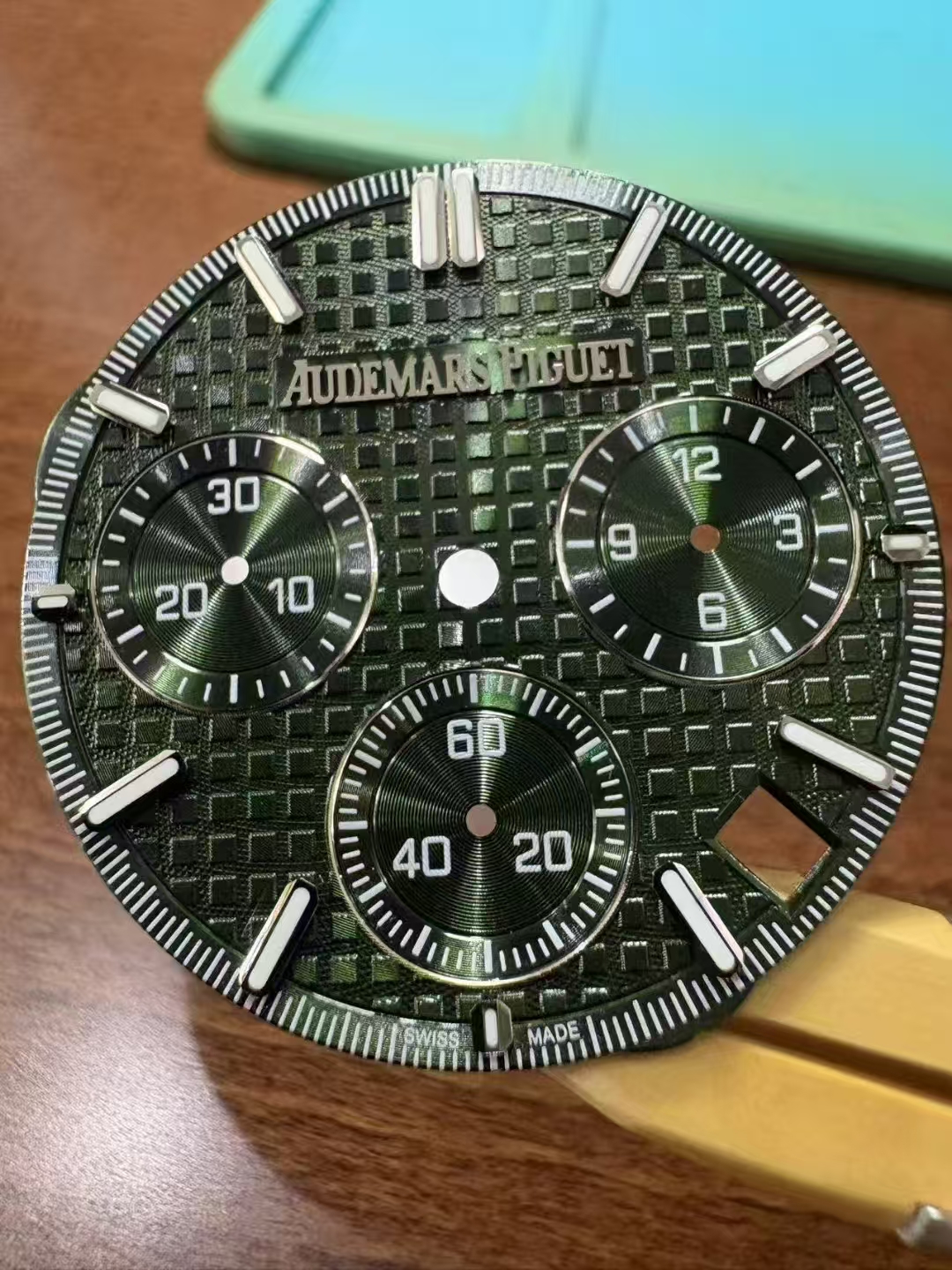 2d0779abd360987 AMO Watch