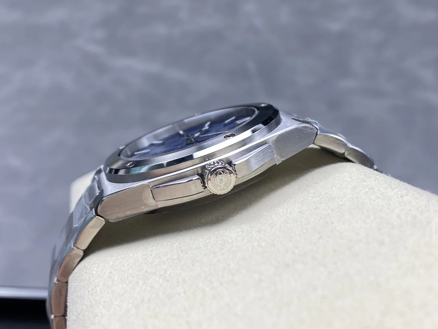 47ecbe0290e7f1b AMO Watch