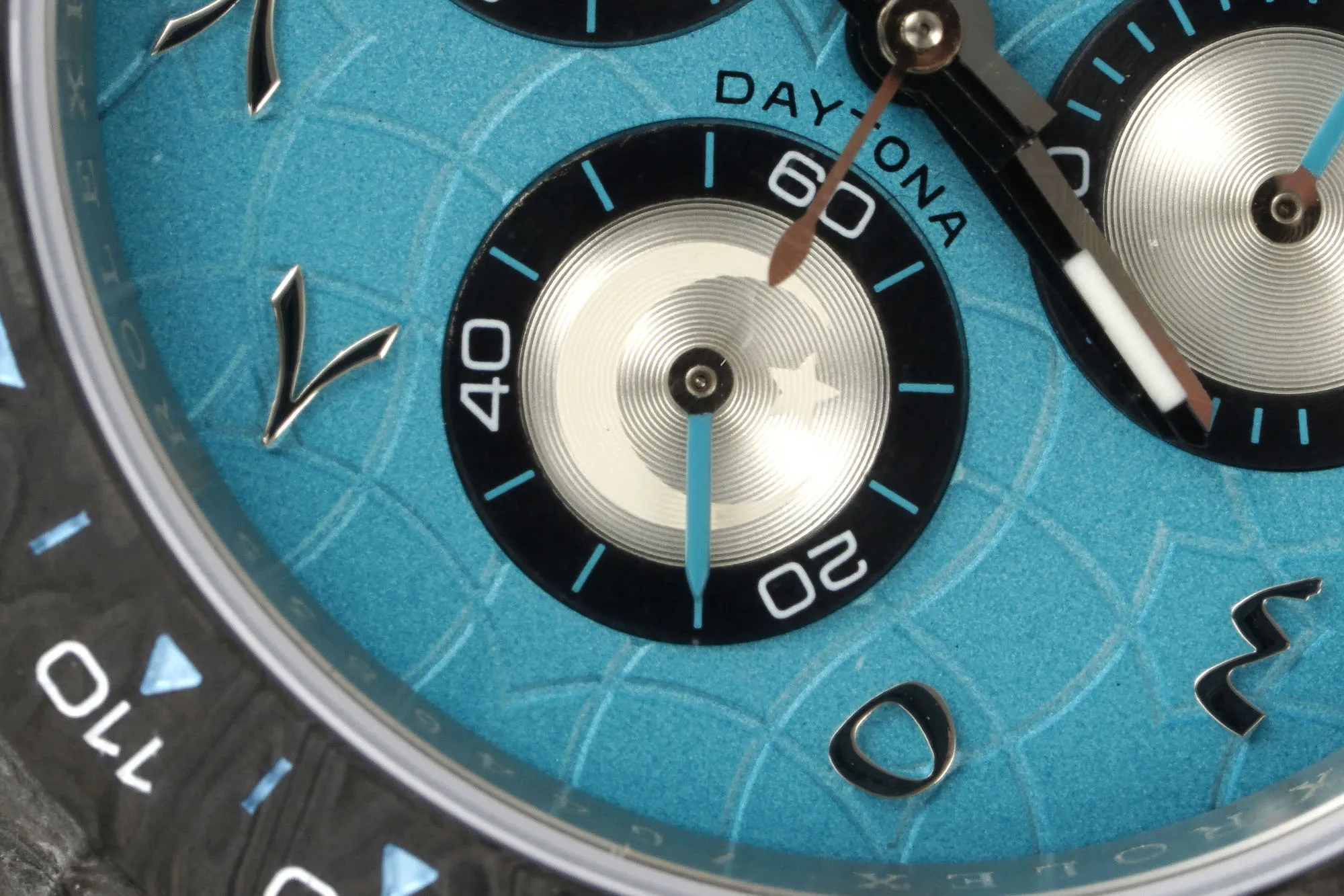 8422510f5857761 AMO Watch