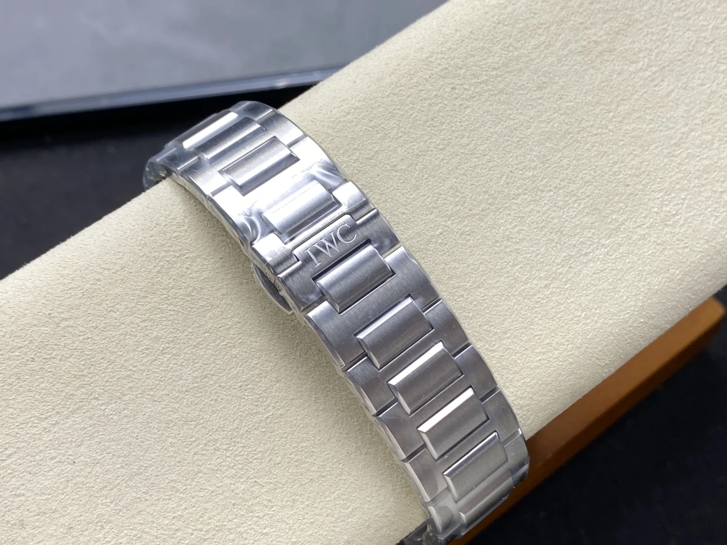 cf5c6b4d9140e3f AMO Watch