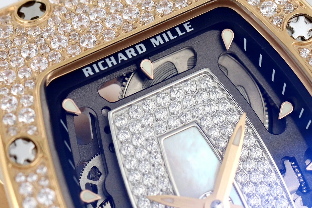 e1eed2e0f5712b6 AMO Watch