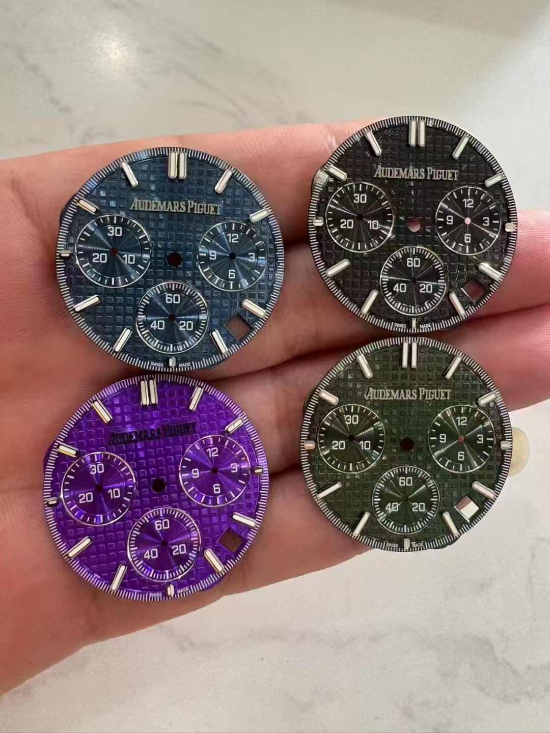 f23a1065968b060 AMO Watch