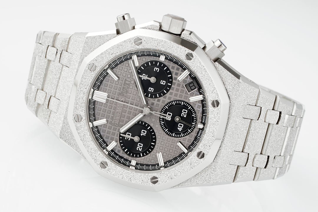 01f013b1efcd768 AMO Watch