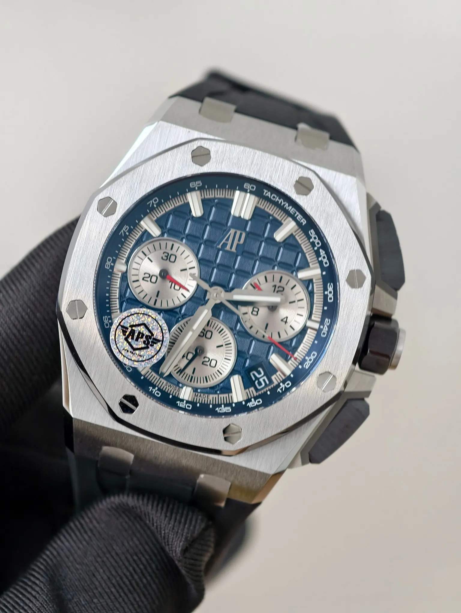 3869cc5a6391e30 AMO Watch