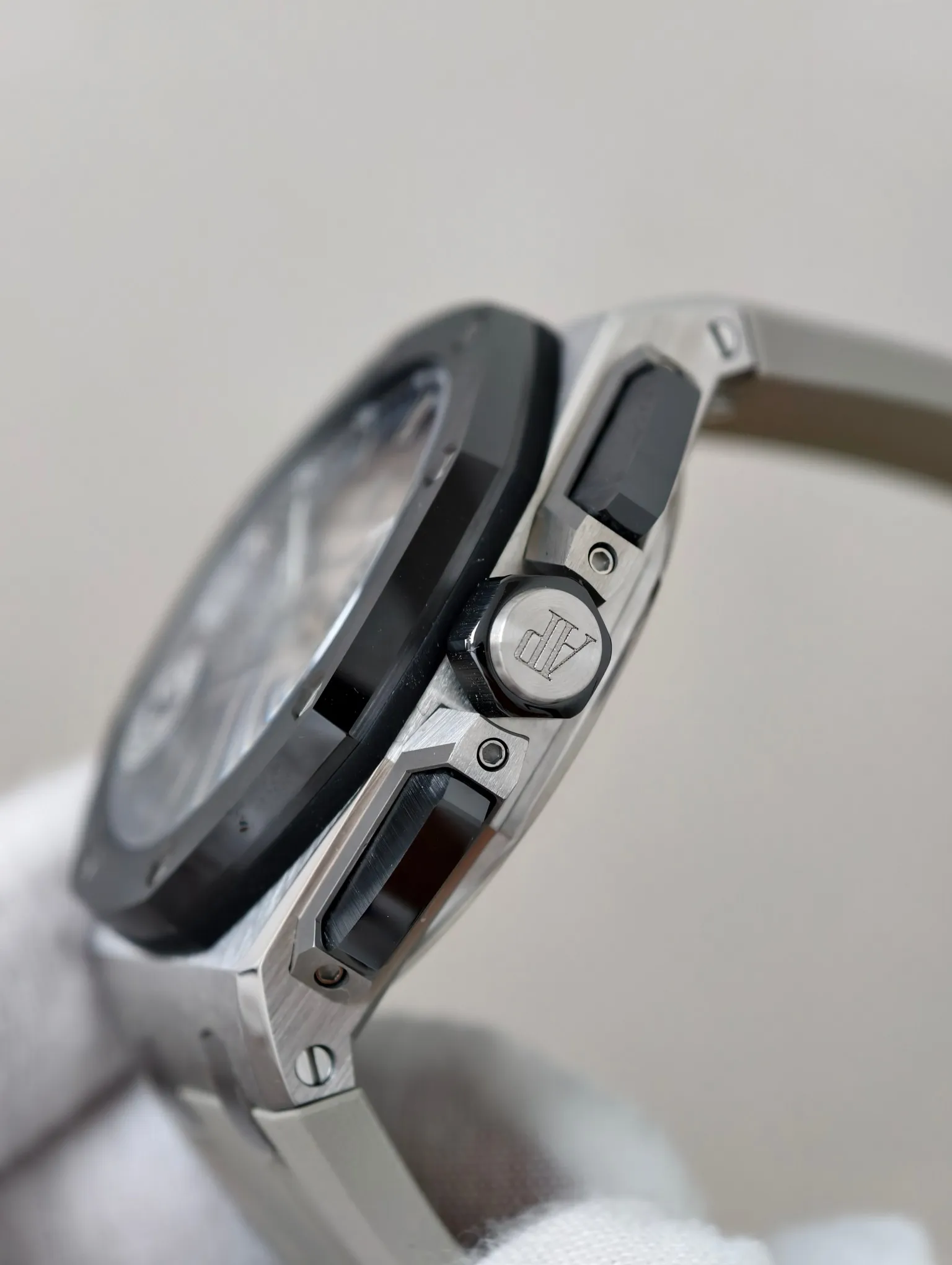a63eeea84e82f15 AMO Watch
