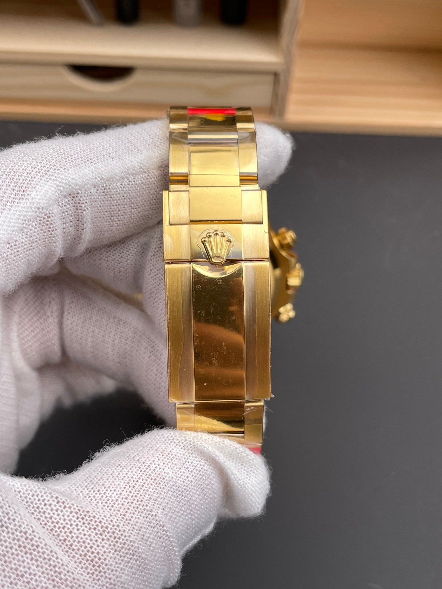 0dbcaa9a6a417b1 1 AMO Watch