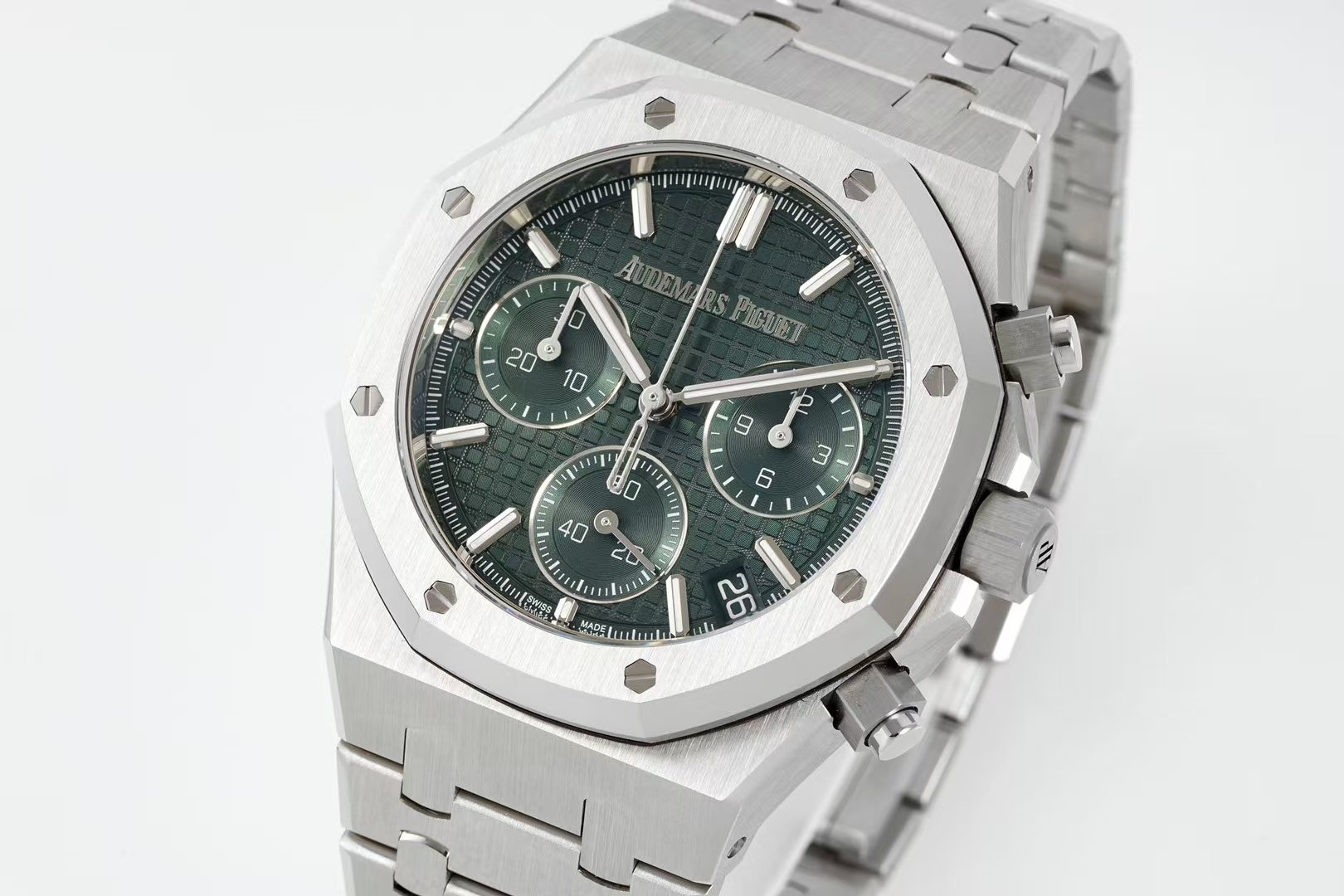 1388f8b8dd3d8c9 AMO Watch