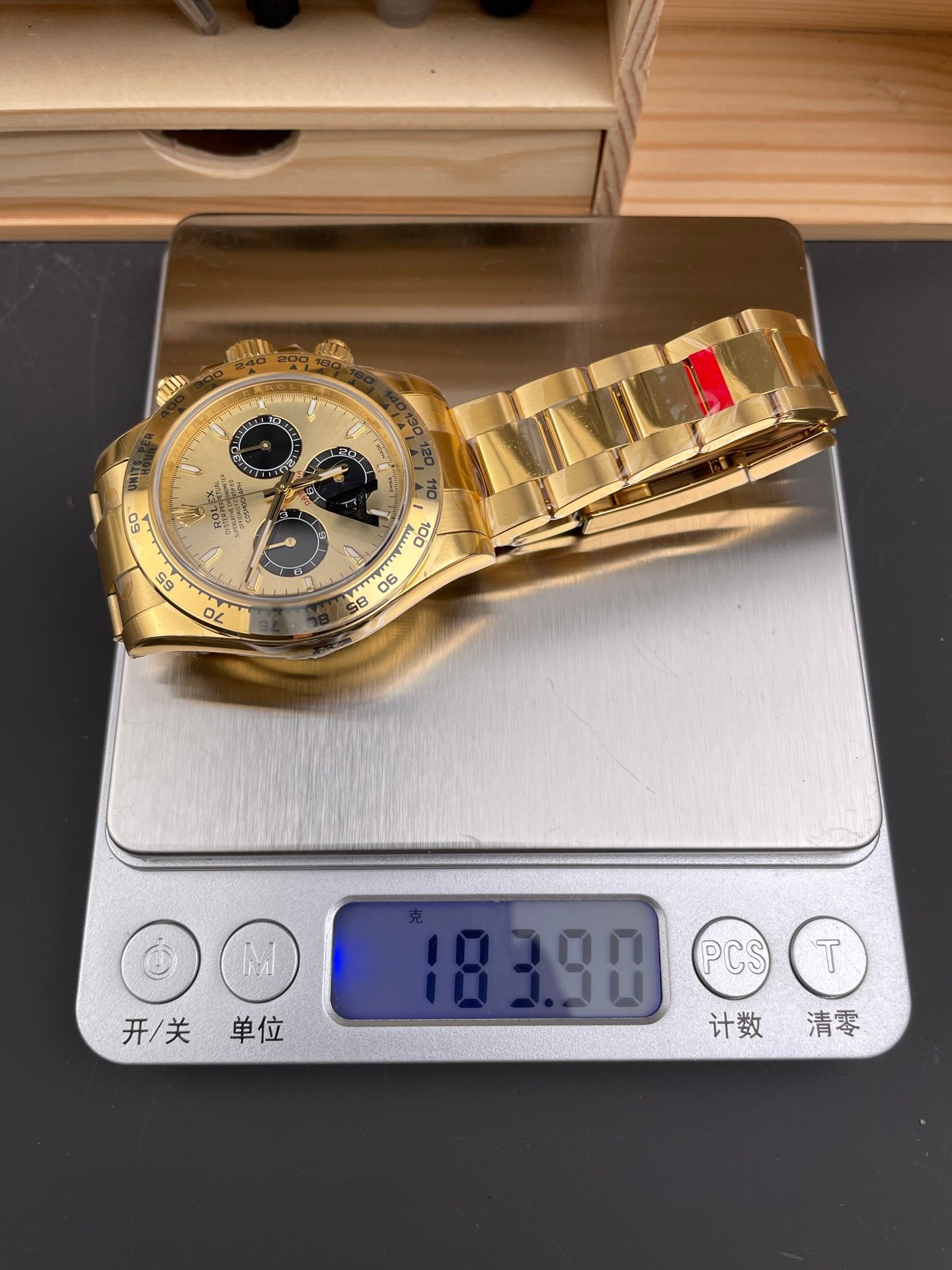 238aa3868f877a5 1 AMO Watch