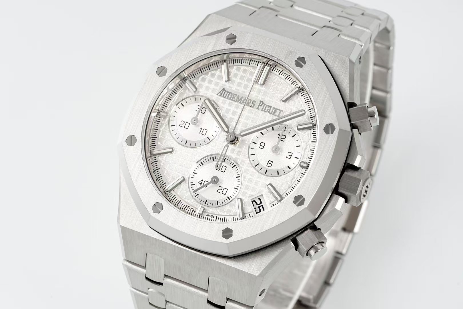 2b87cb020e5e773 AMO Watch