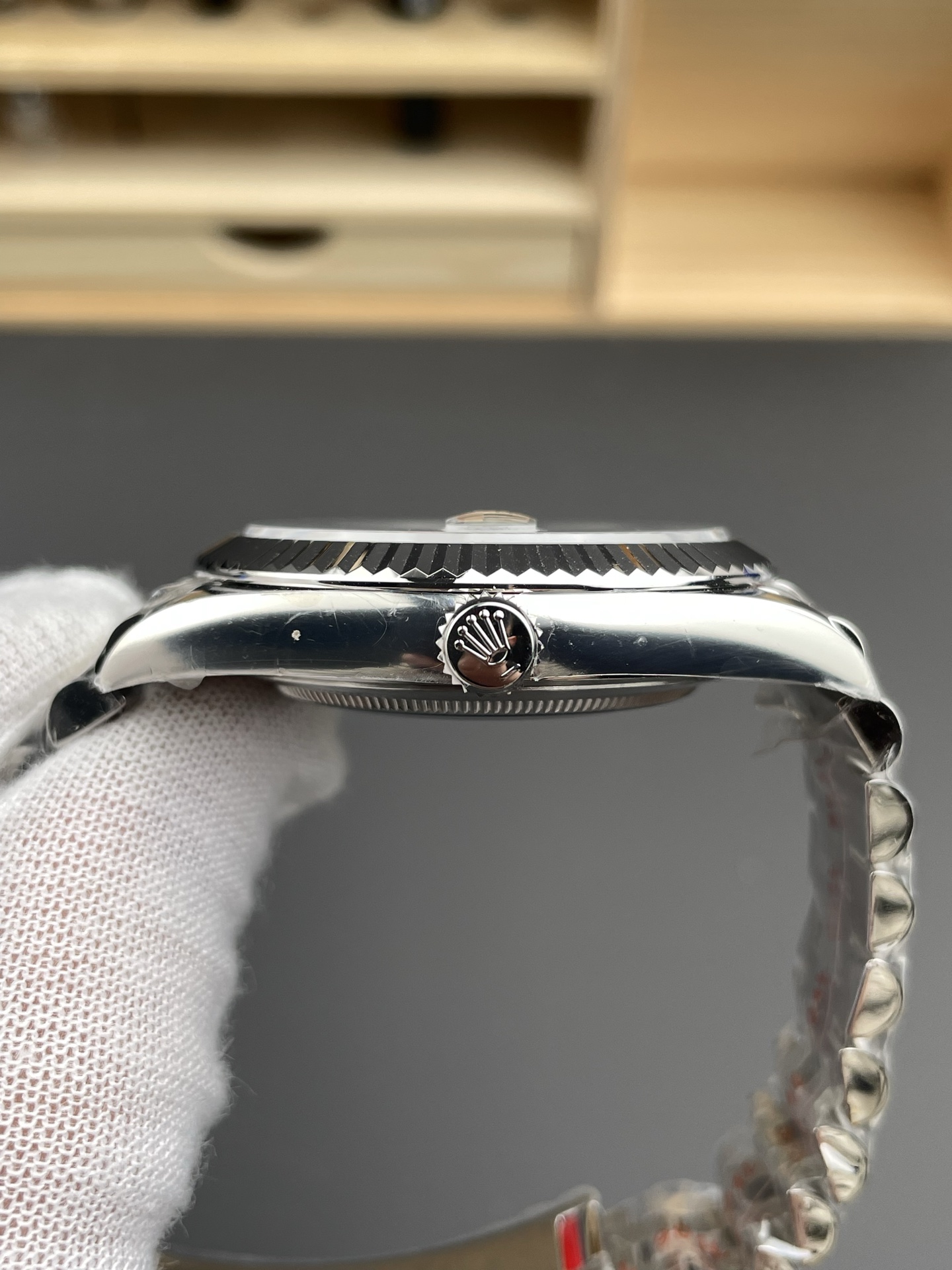 393de54a7f40a14 AMO Watch