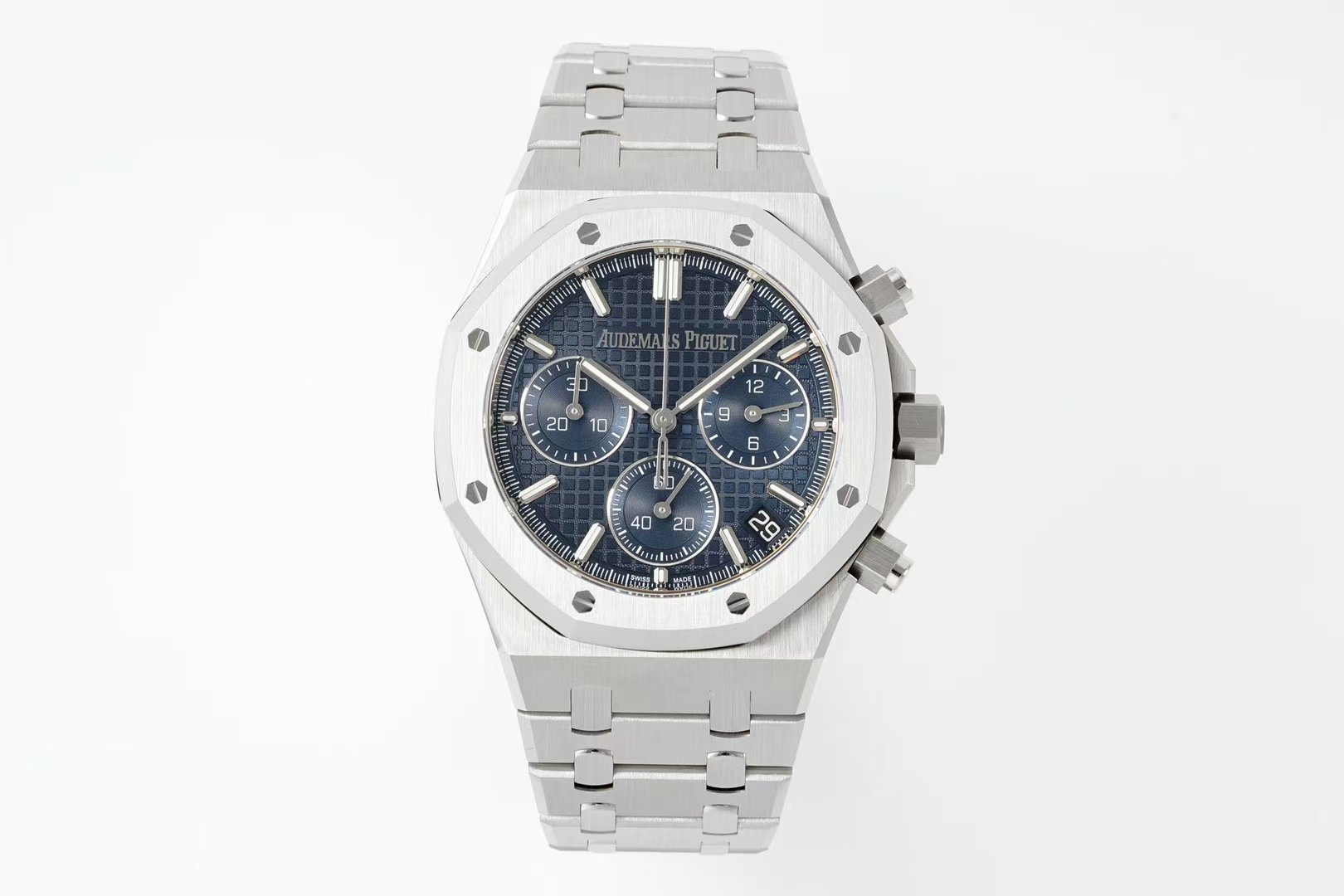 4068debb0126b6b AMO Watch