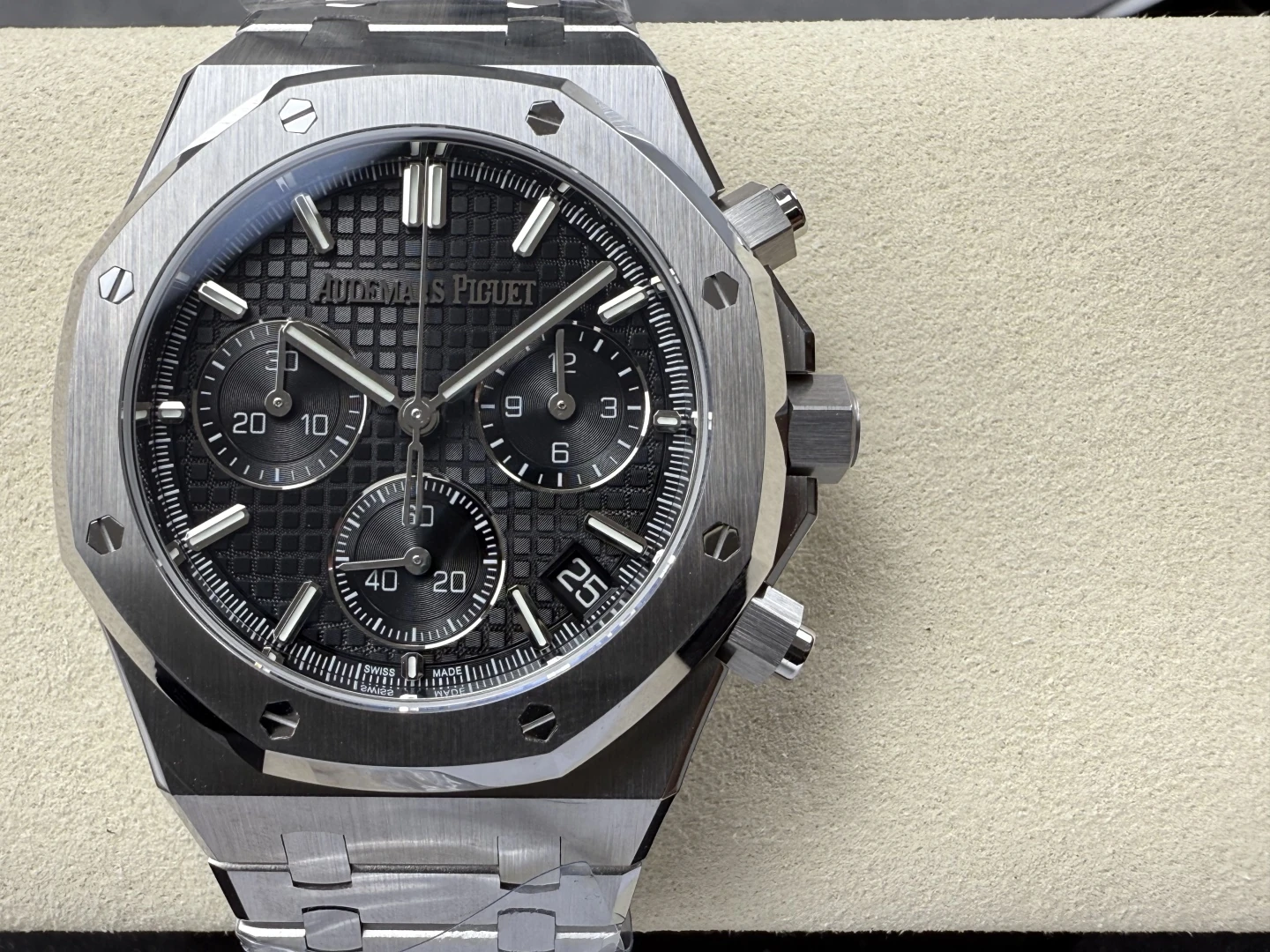 4874394c8dad361 AMO Watch