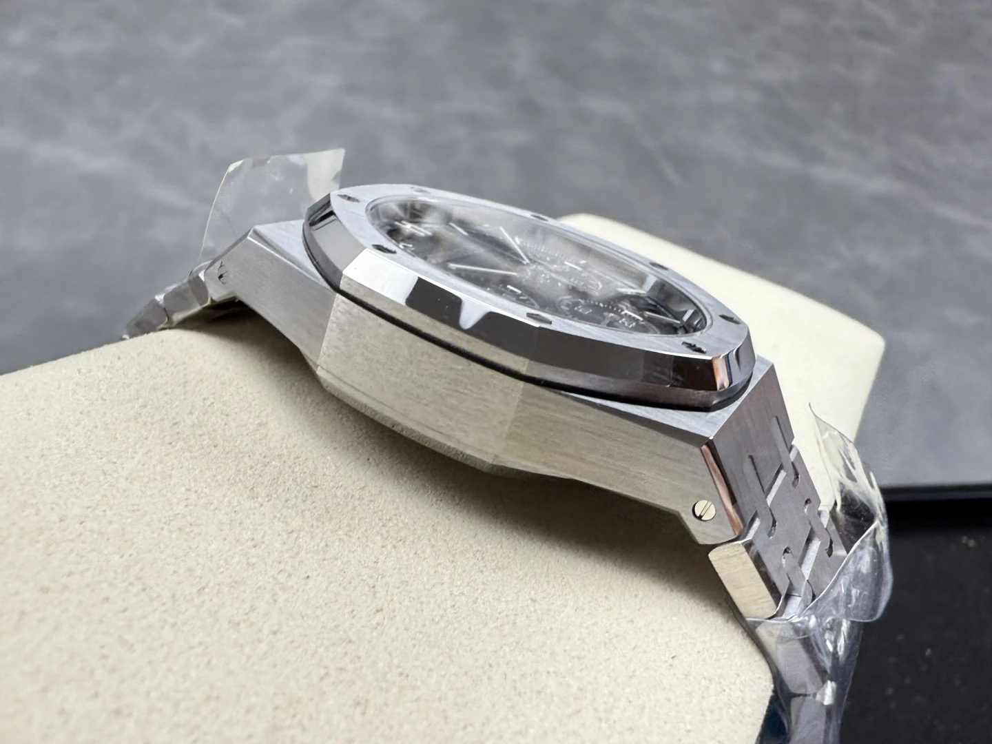 72cd1e8695a1916 AMO Watch