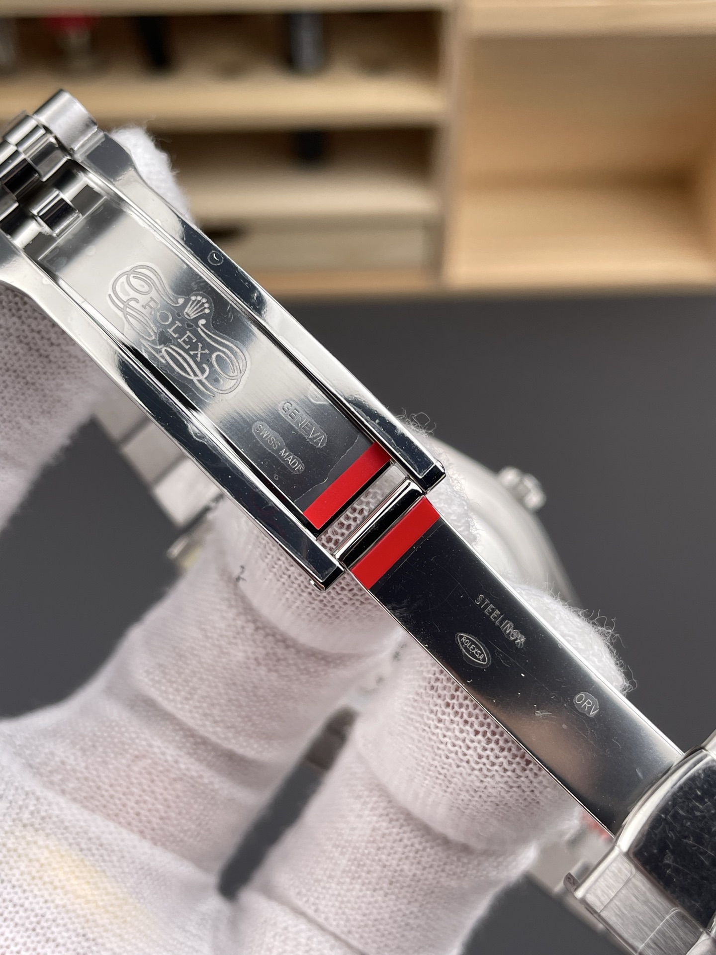 8081f3b43f3aba2 AMO Watch