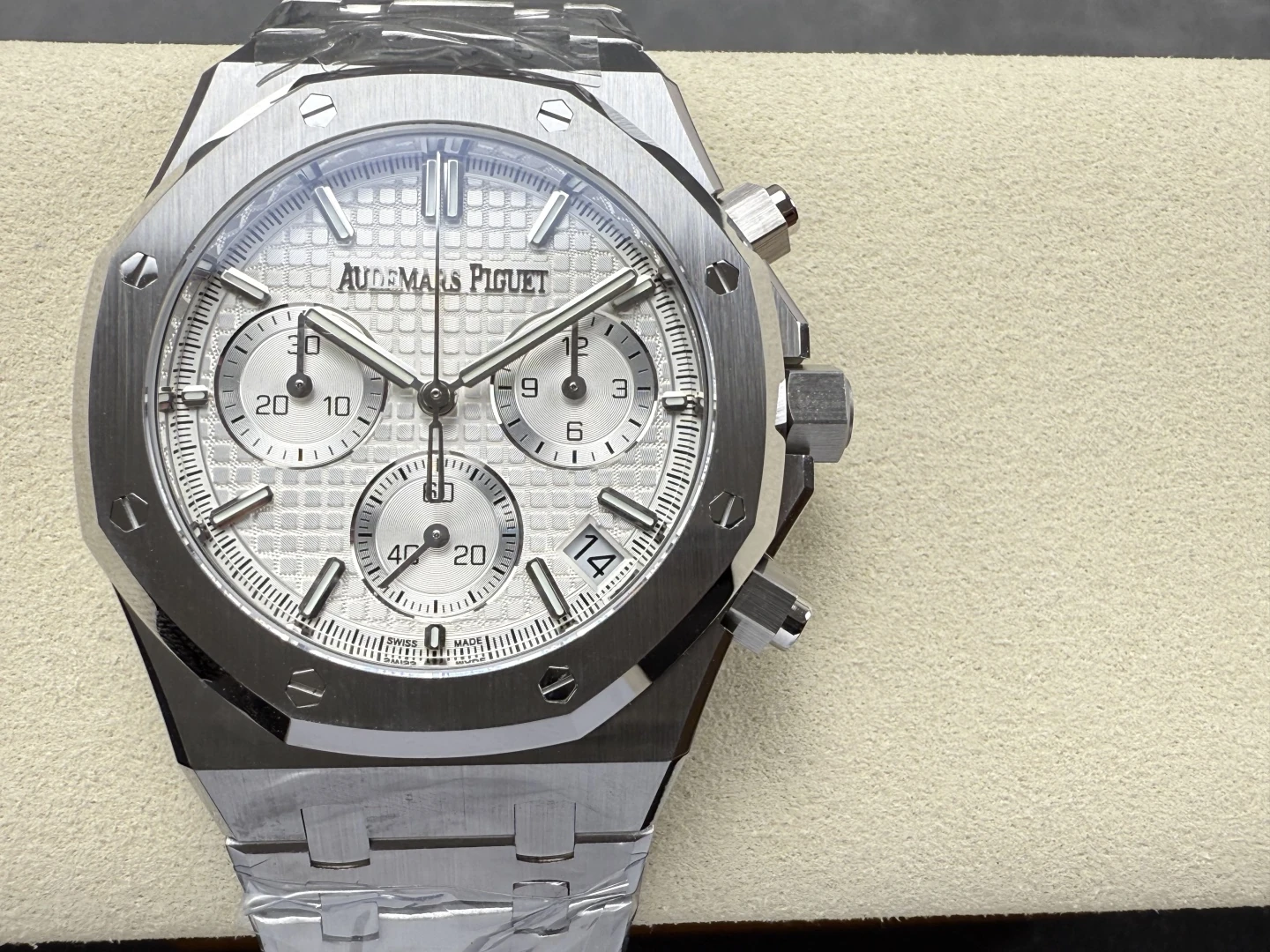 84dc021d963d3eb AMO Watch