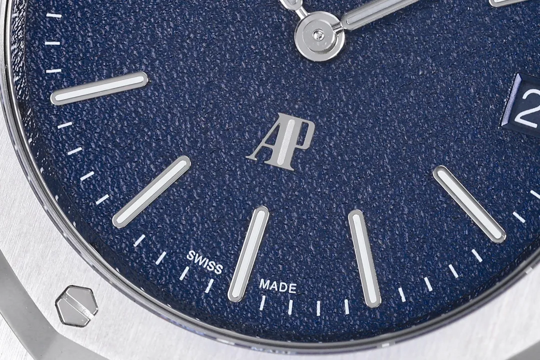 8550bce22825928 AMO Watch