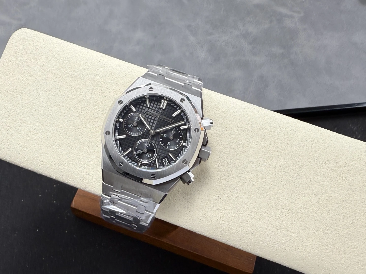 8c7eb72daacb1ad AMO Watch