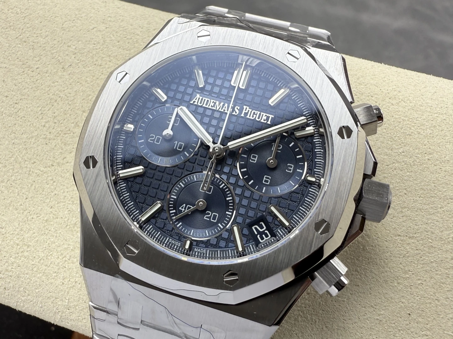 90a0741c6be33a5 AMO Watch