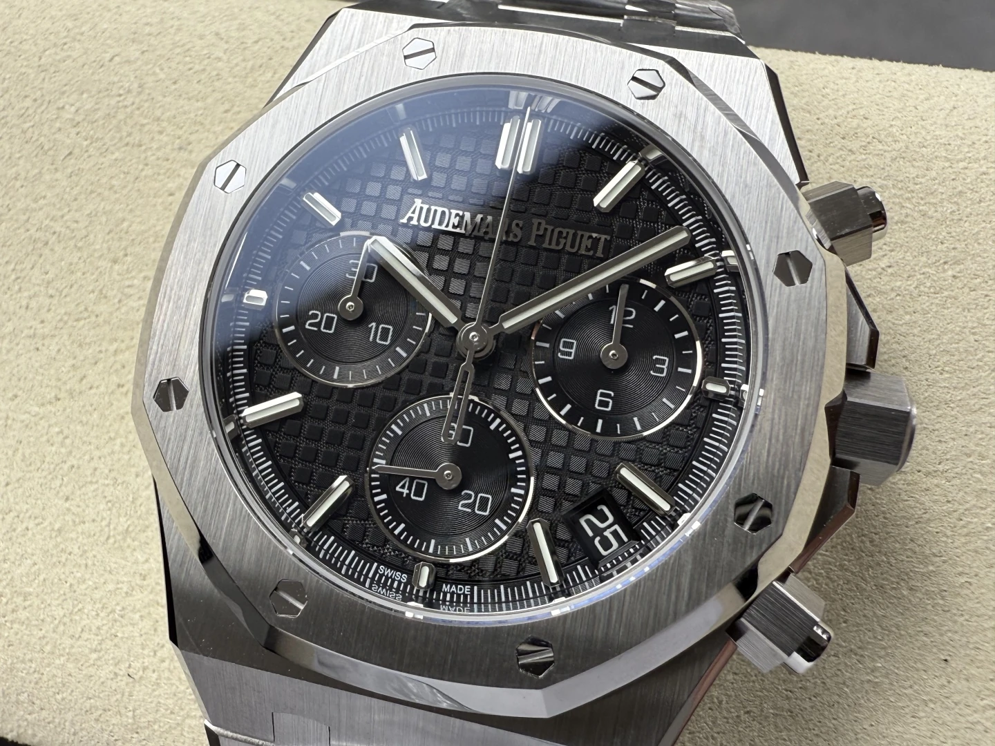 a066aff687b3e49 AMO Watch