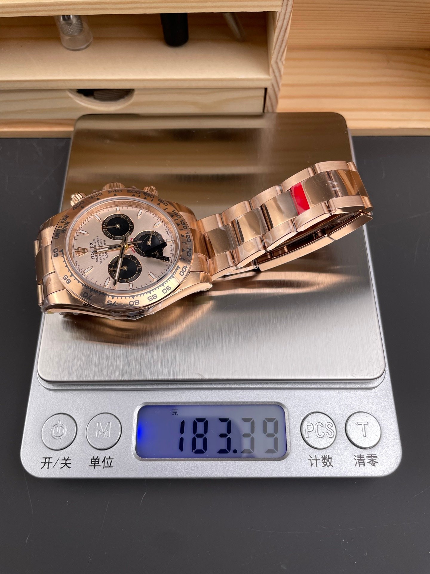 a66d1089c3ed0c3 AMO Watch