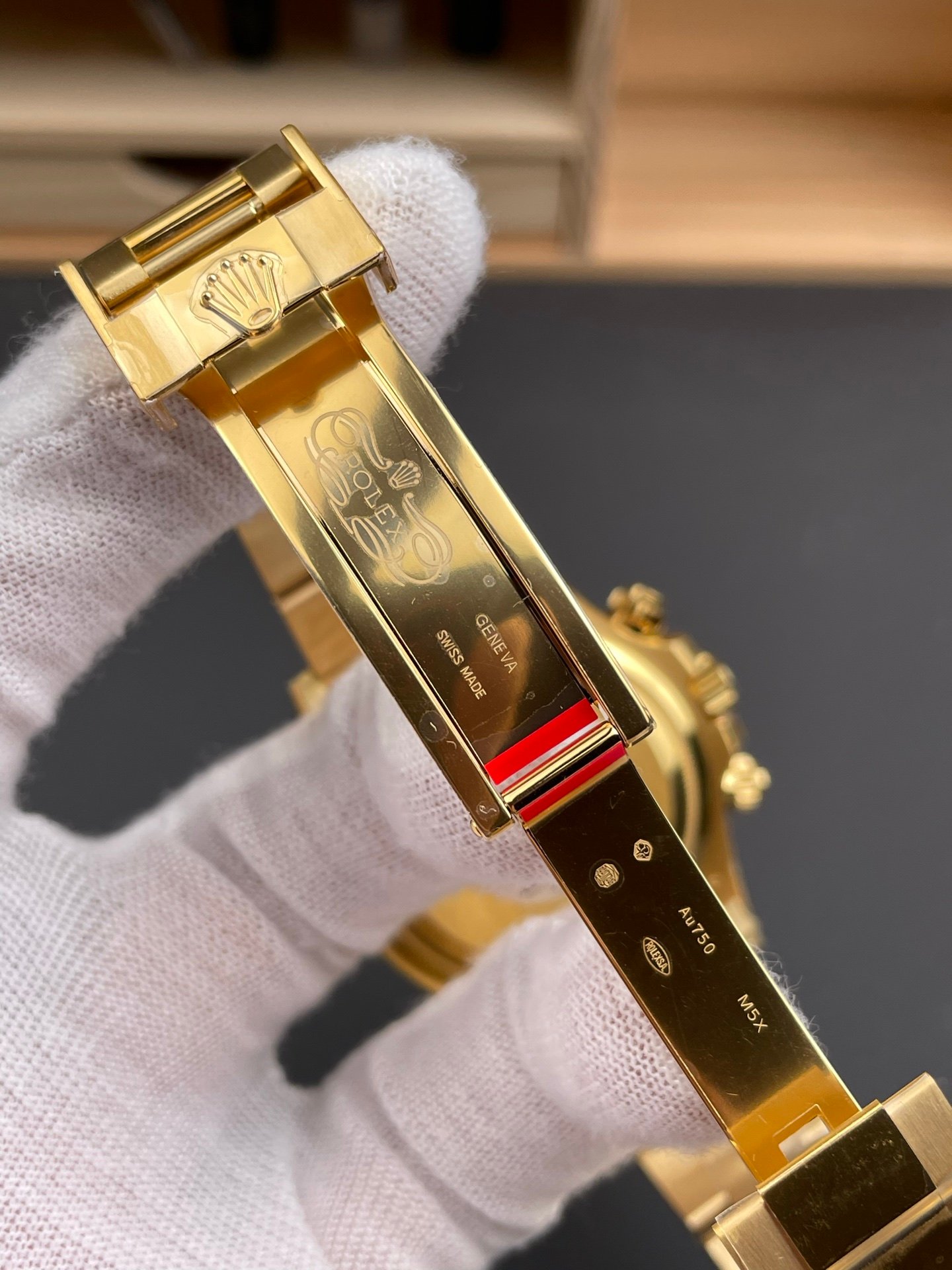 ae6e5d900ee208d 1 AMO Watch
