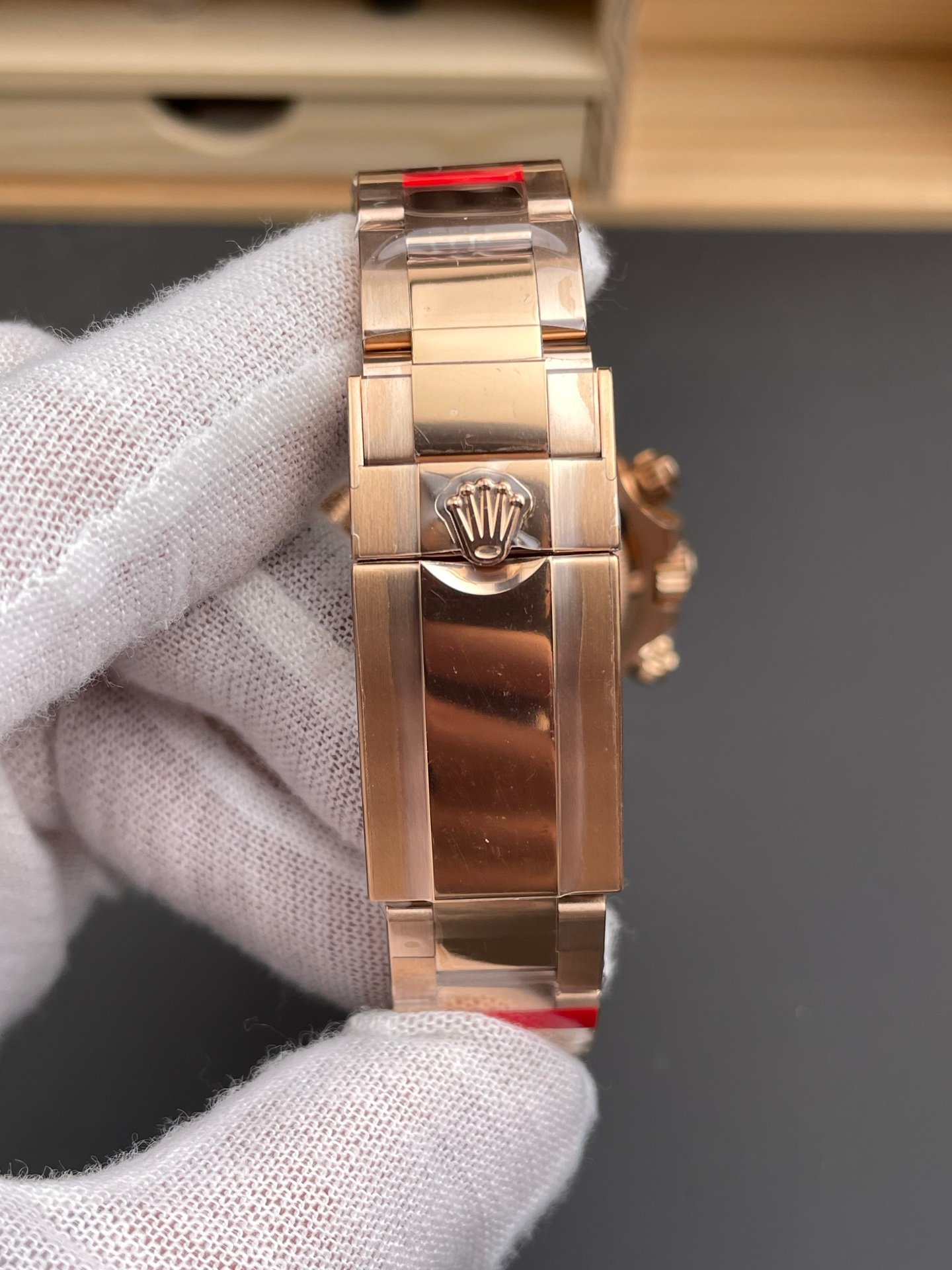 b6212a70c8a0372 AMO Watch