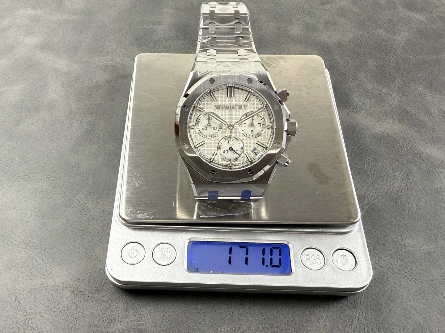 c36074f03121946 AMO Watch