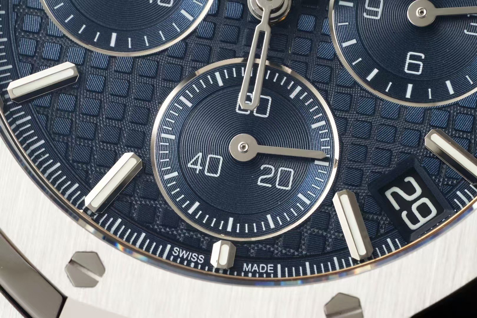 c9f68fcee39608f AMO Watch