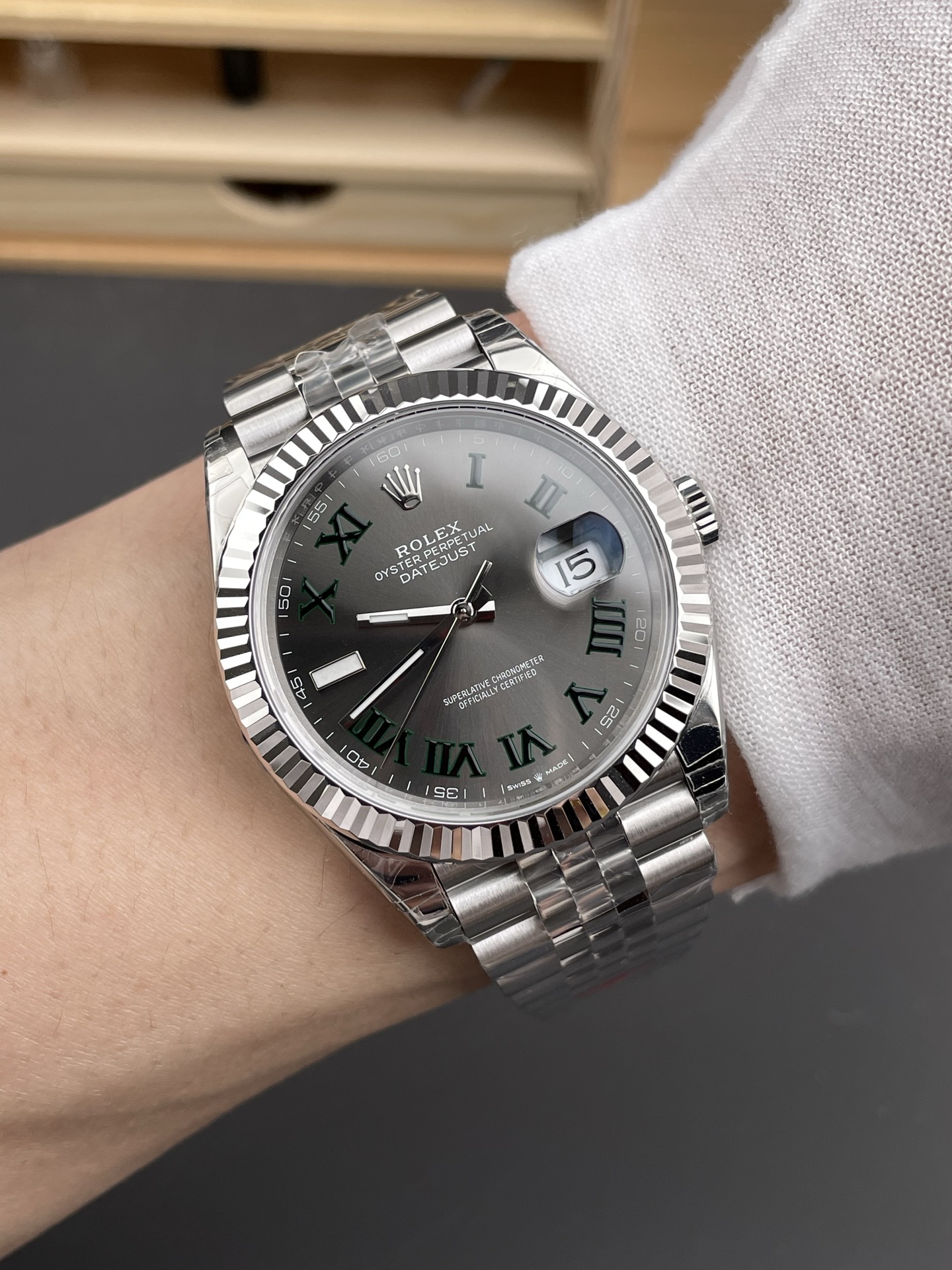 cdb9d91ab54937e AMO Watch