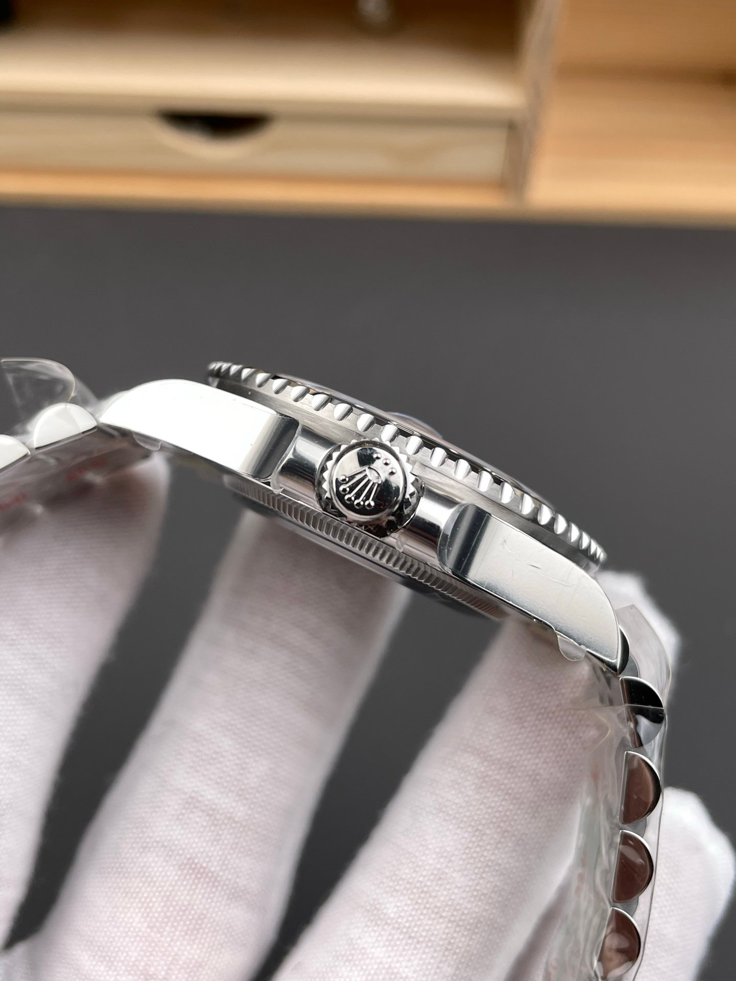 db6a20a2e18b86a AMO Watch