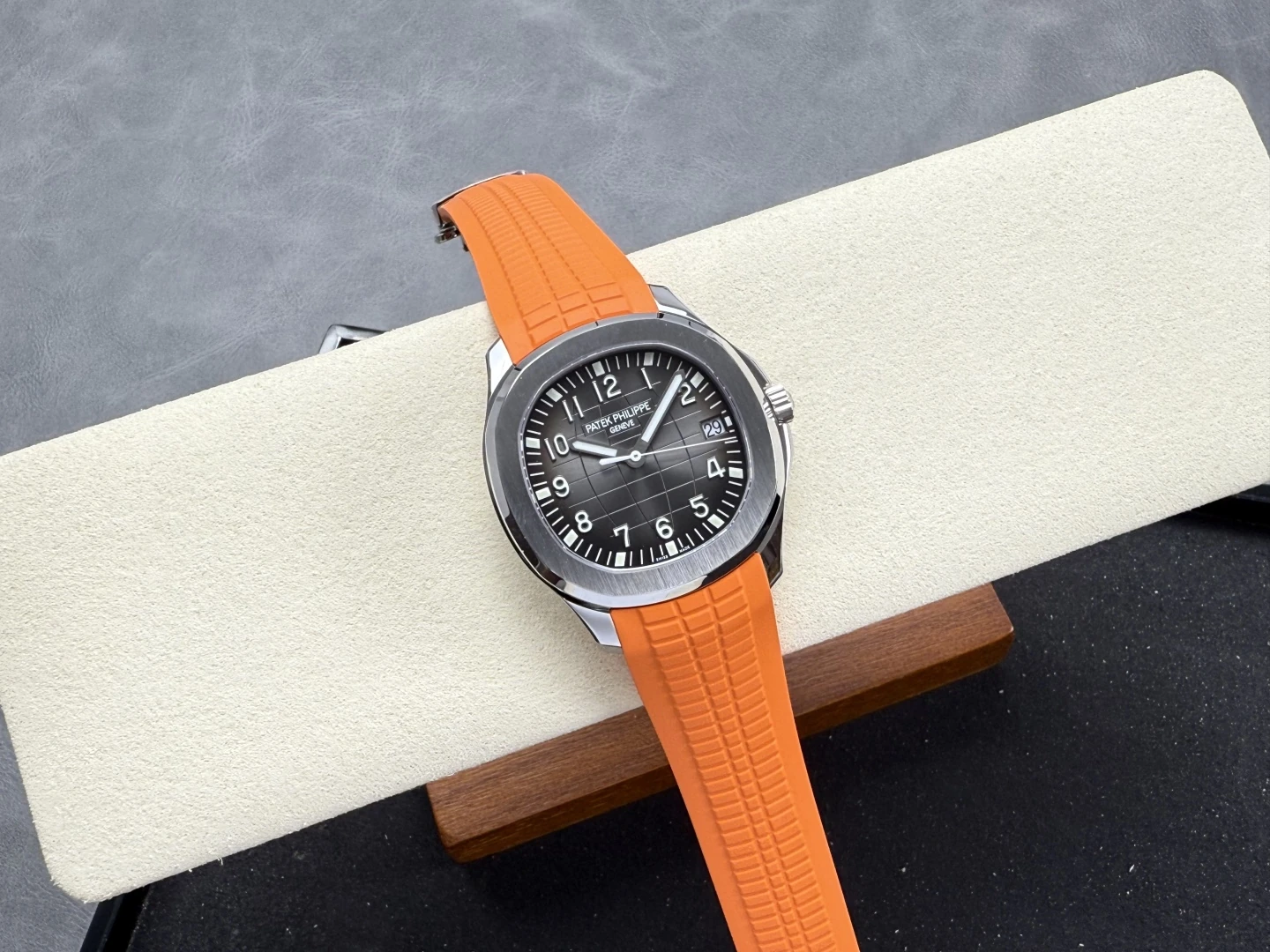 039a11e8b1646b2 阿默表行AmoWatch