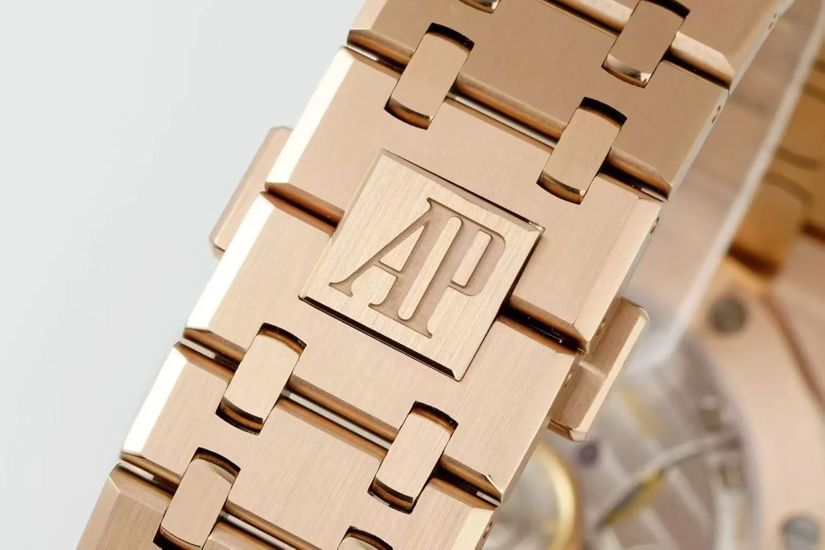 23007015f05a732 AMO Watch