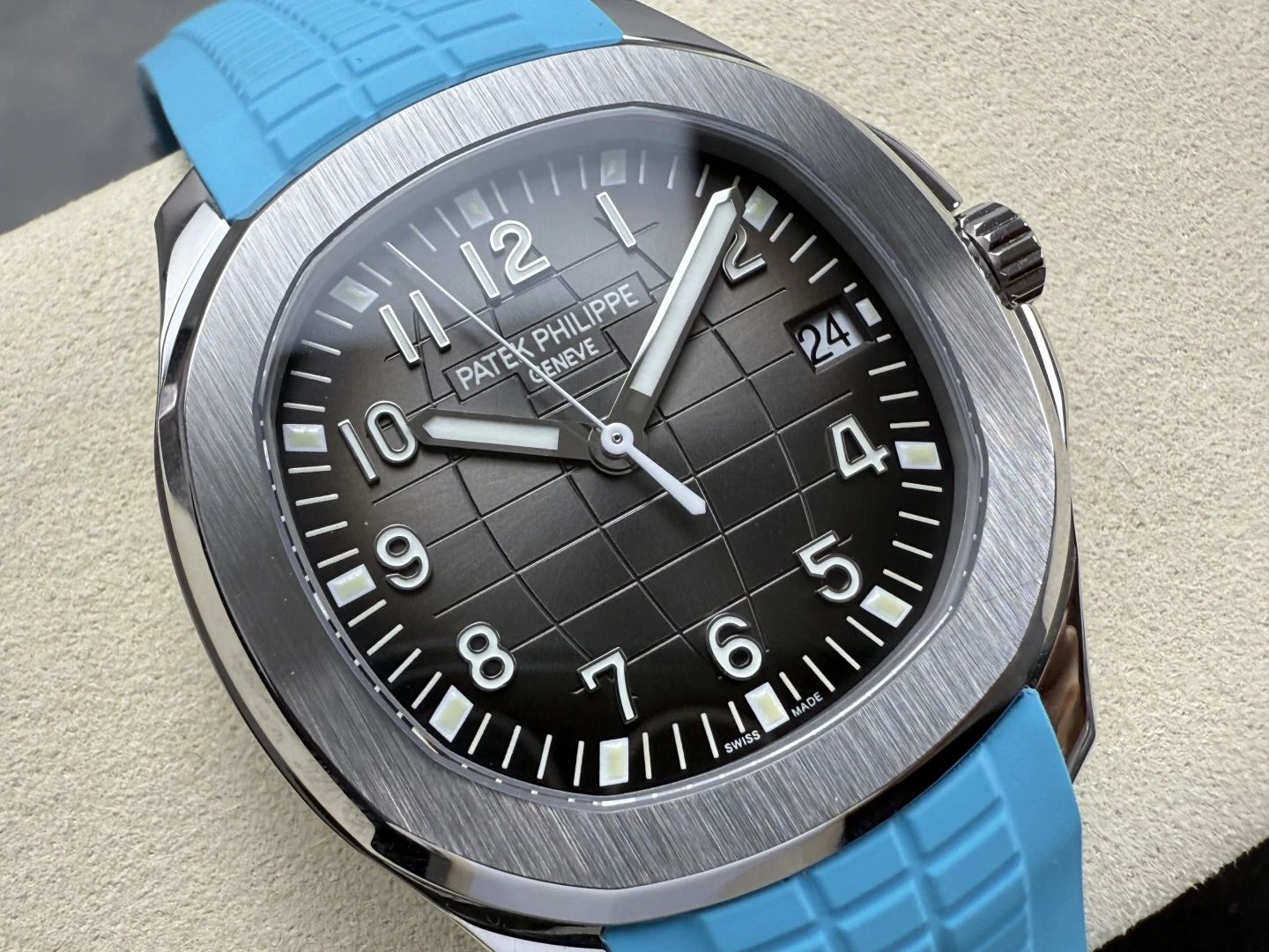 4d5d9f9f0d1d67b 阿默表行AmoWatch