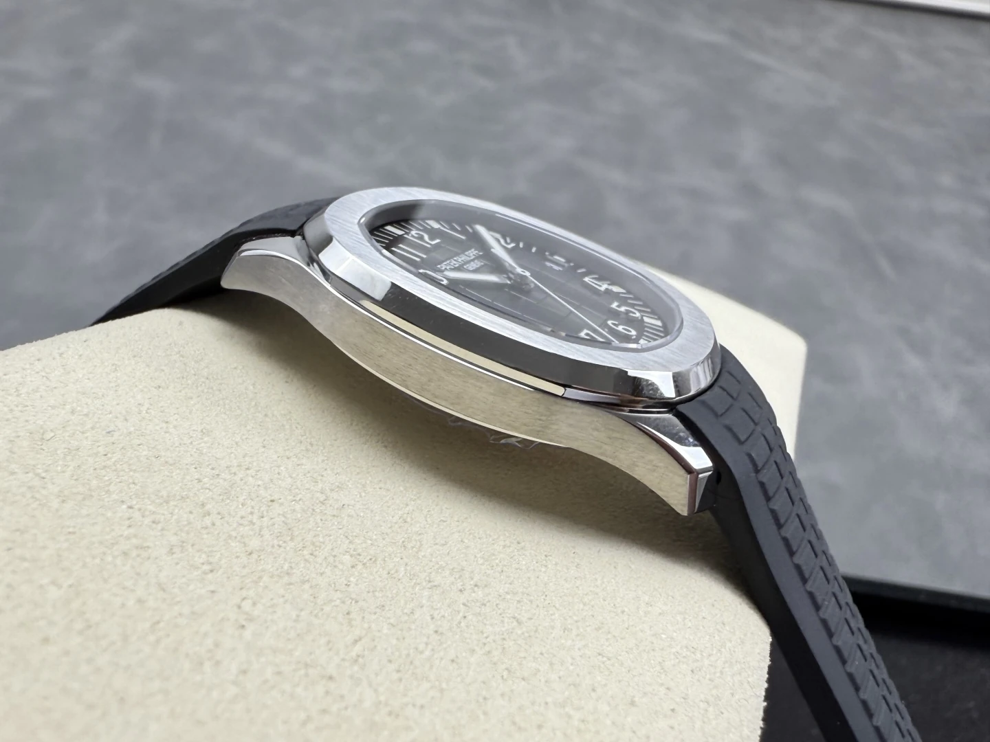 952cdd18d286543 阿默表行AmoWatch